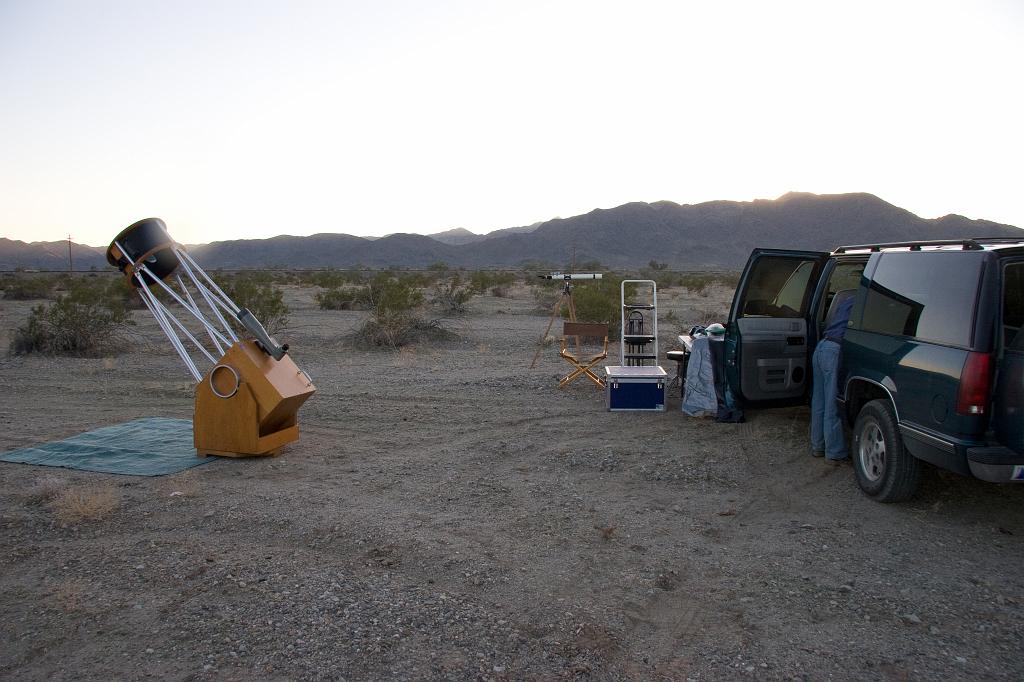 2011-01-29-chuckwalla-104.jpg - Dave's desert office, includes his original Unitron 60mm refractor from his childhood.