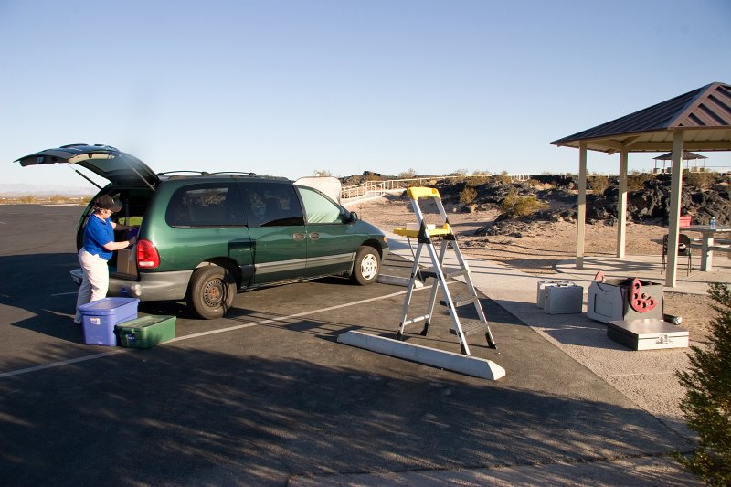 2011-10-amboy-101.jpg - Unloading the back of the van.