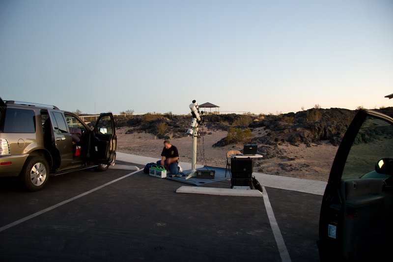 2011-10-amboy-107.jpg - Robin setting up his astrophotography gear.