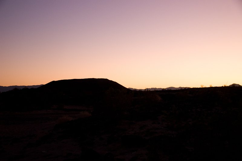 2011-10-amboy-108.jpg - Sunset with Amboy Crater silhouetted.