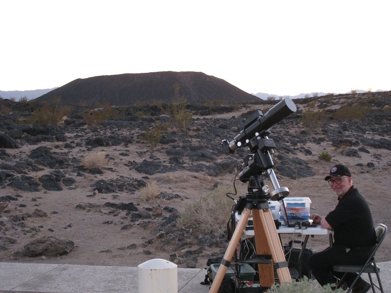 2011-10-amboy-110.jpg - Mojo's astronomy office with Amboy Crater as a backdrop.