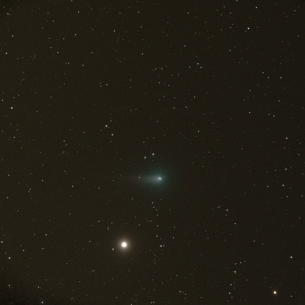 C2012-K1-PanSTARRS-15mins.jpg - Comet C/2012 K1 PanSTARRS next to a bright star. If you look carefully you can find the fainter ion tail extending at about 250 degrees.