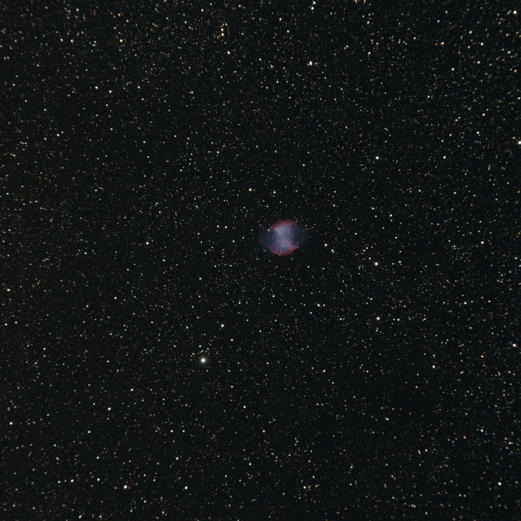 m27-15mins.jpg - M27 the Dumbell nebula, a planetary nebula in Sagitta. This is the wide-field view.