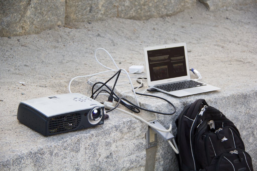 IMG_2906.jpg - My mobile presentation setup. The projector is about 12 years old now.