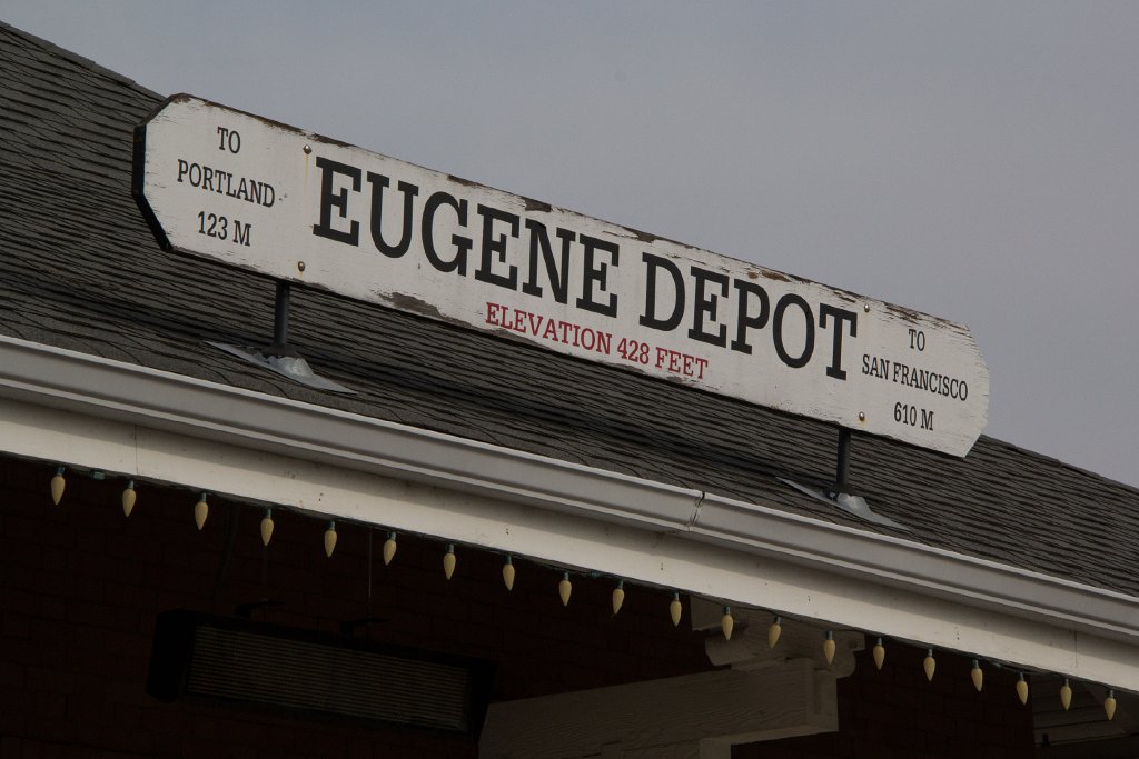 IMG_3493.jpg - Eugene Depot, 610 miles to San Francisco.