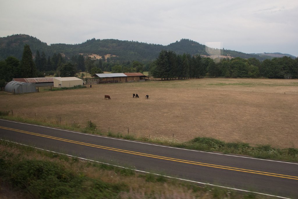 IMG_3512.jpg - Oregon farmland between Eugene and Klamath Falls.